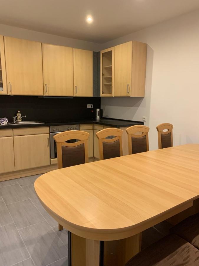 Monteurzimmer Oberlistingen Zweibettzimmer Mit 2 Baedern Breuna Bagian luar foto